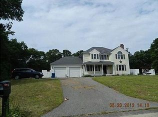 2 Coastline Dr, Plymouth, MA 02360