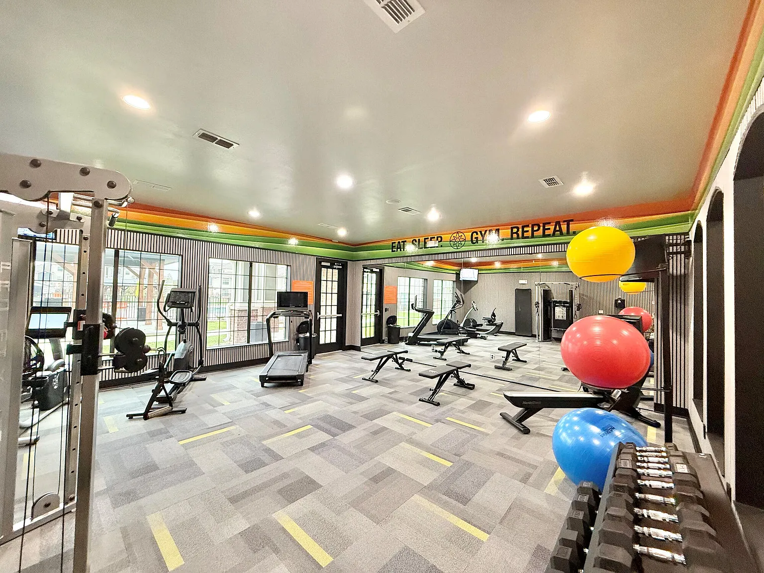 The Colony Luxury Apartments — Photo 1
