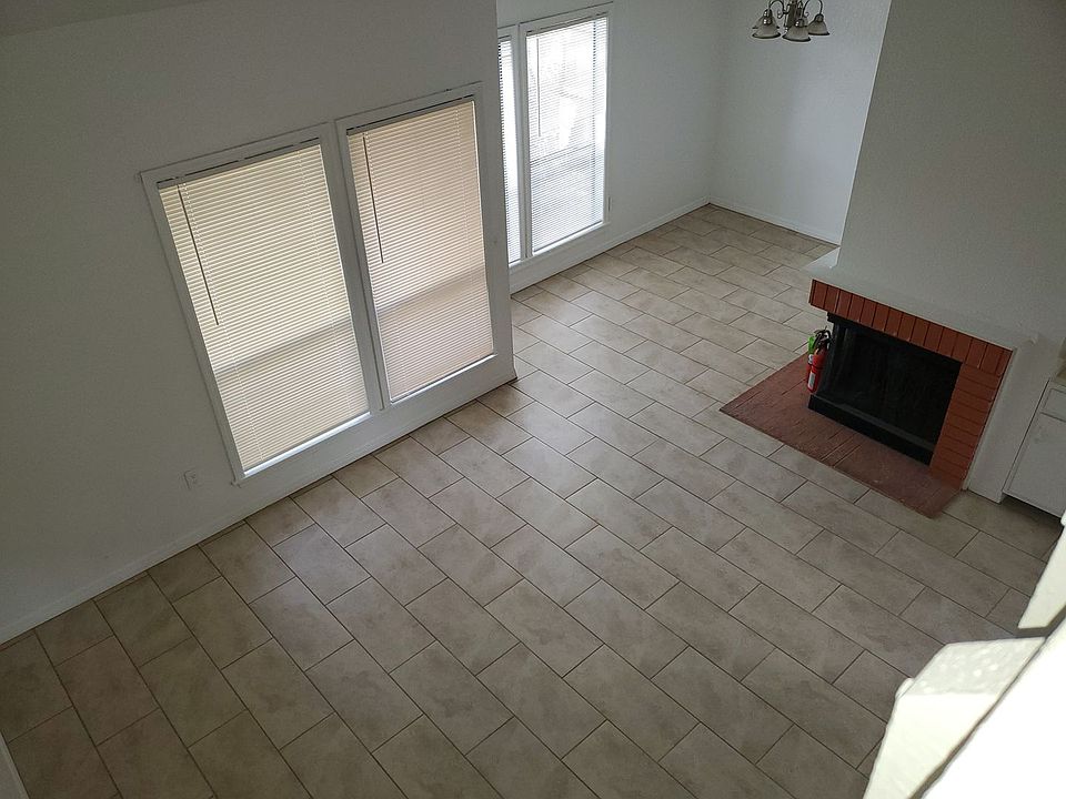 2nd image of 609 Montego Bay Ct