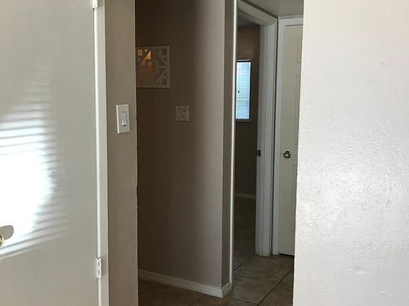 2nd image of 305 Grove St NE APT A