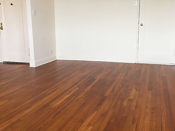 5th image of 13510 Grand Central Pkwy APT 611