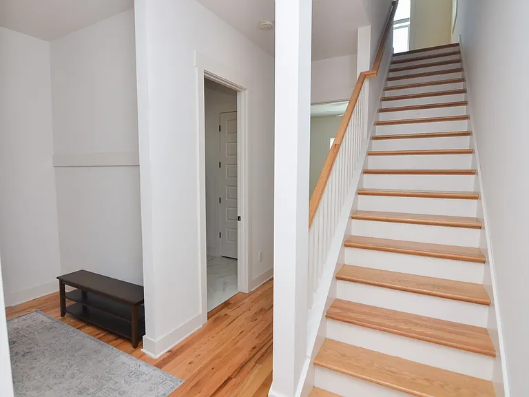 411 McAdoo Ave — Photo 3