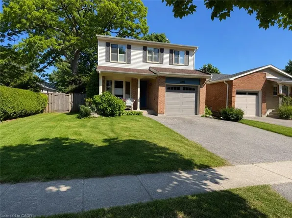 3200 Greenbough Cres, Burlington, ON L7M 3B1