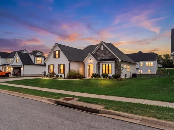 3012 Red Oak Trl, Versailles, KY 40383