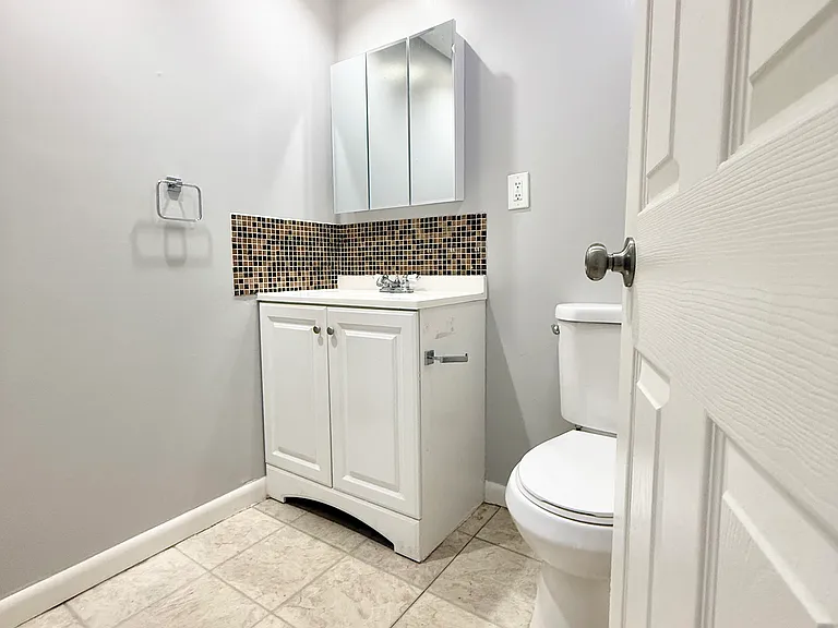 47 Sumner St #407 — Photo 3