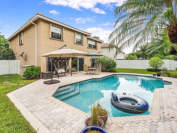 5th image of 688 NW 133rd Drive