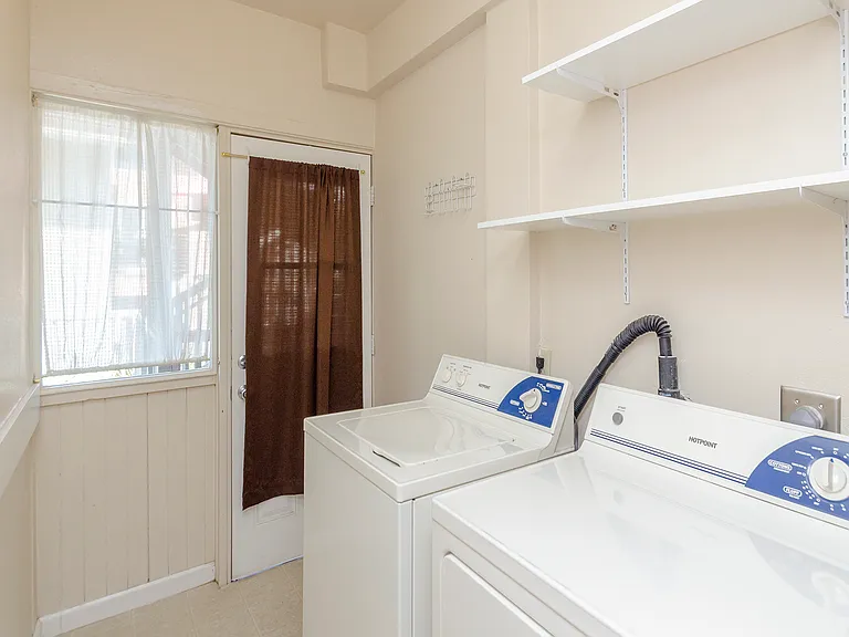 615 T St #4 — Photo 11