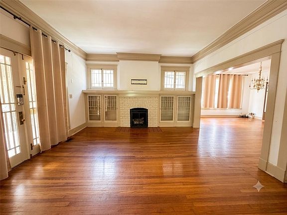 4th image of 1439 Broadway St