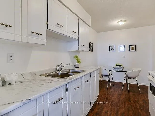 25 Sunrise Ave #1501 — Photo 12
