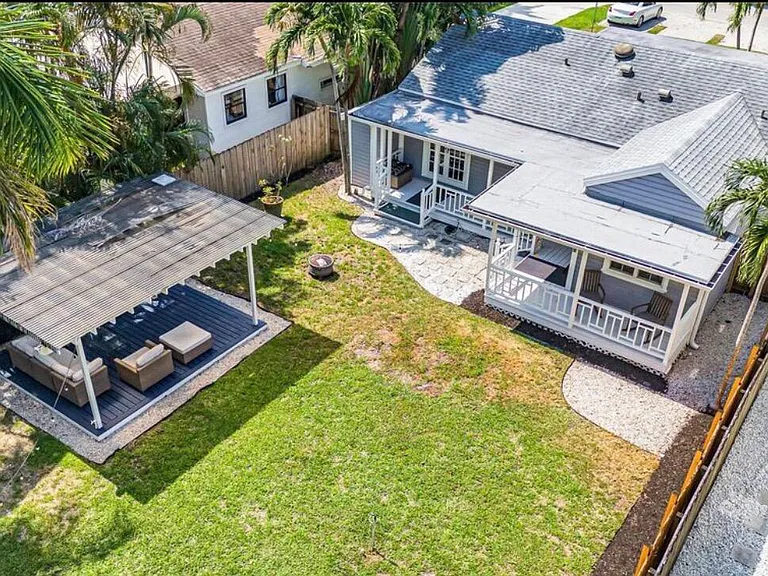 517 SW 10th St — Photo 21