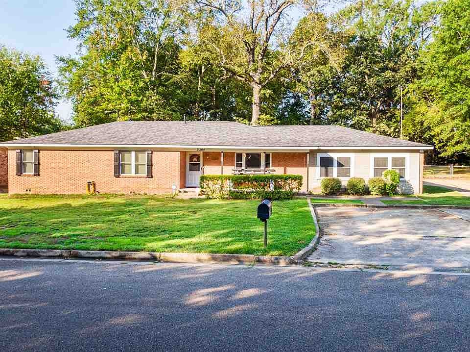 1st image of 2309 Kelly Lynn Ln