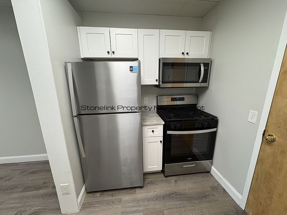 1st image of 850 Broadway APT 3