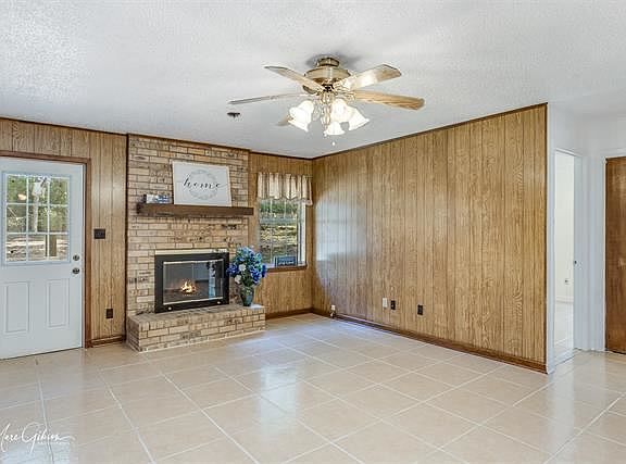 2nd image of 110 Parkview Dr