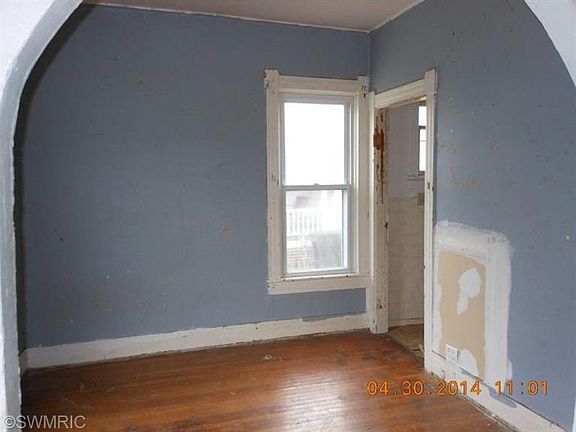 5th image of 80 E South St
