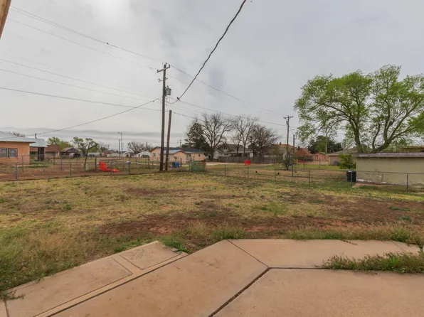 200 S Wall St, Shamrock, TX 79079