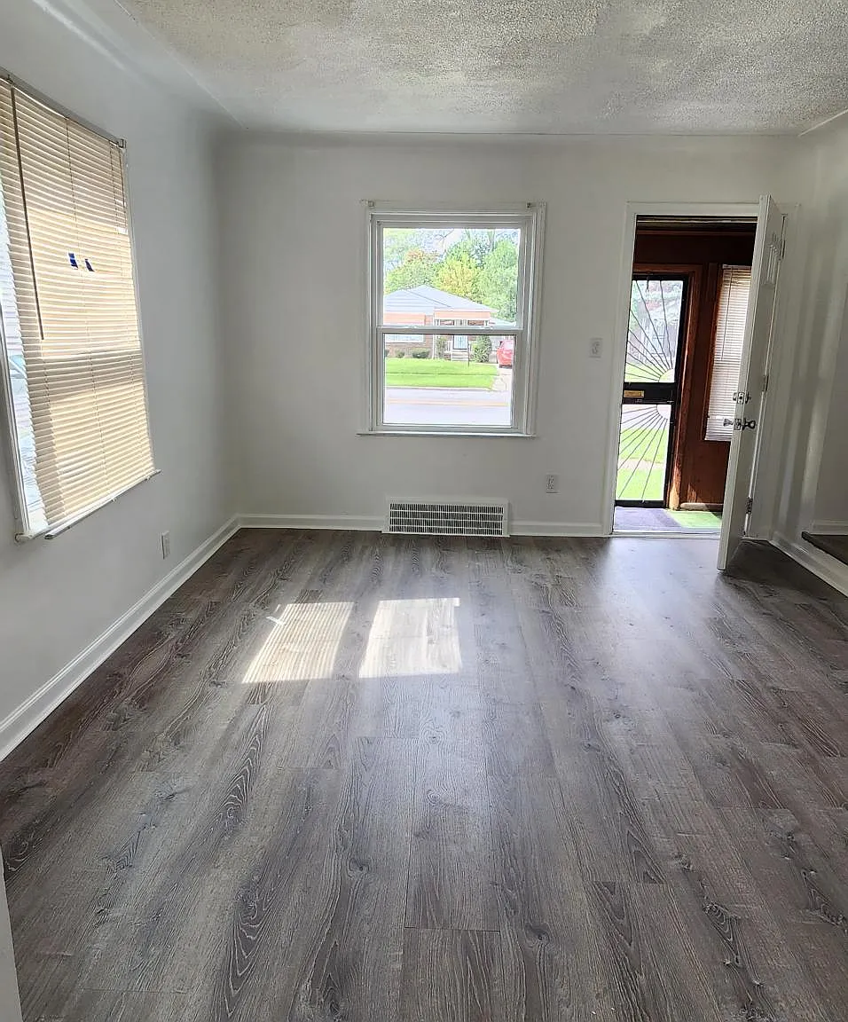 2 bed, 1100 sqft, $1,150 — Photo 4
