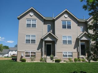 1900 S Austrian Pine St, Lockport, IL 60441