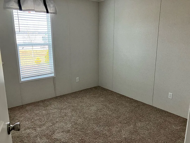 790 Cottonwood Ln — Photo 6