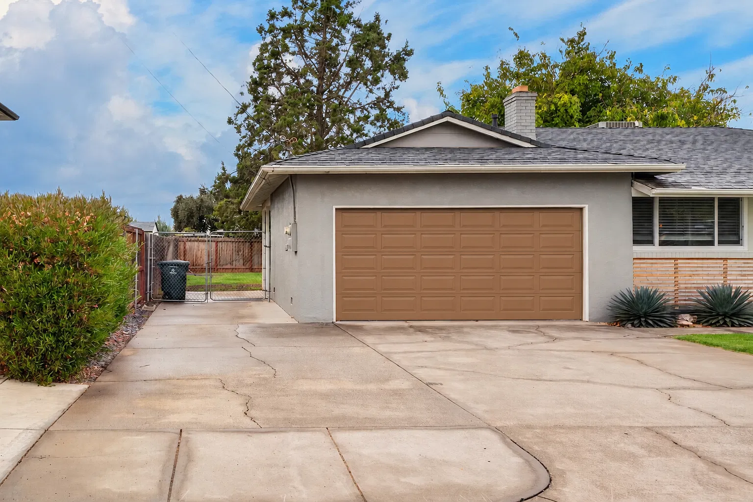 2 bed, 1133 sqft, $2,200 — Photo 3