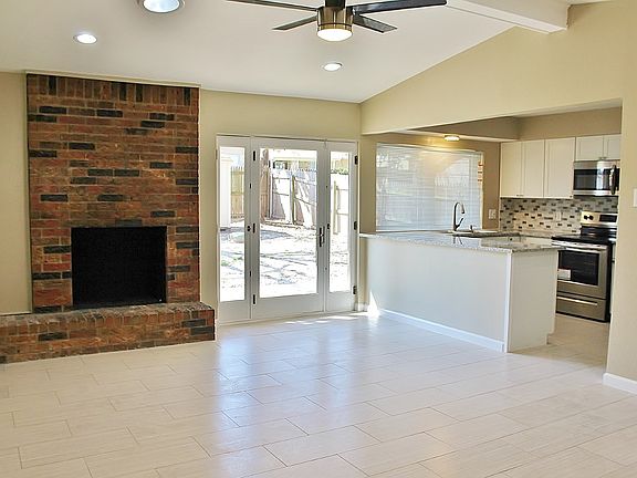 2nd image of 302 Linkwood Dr