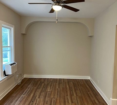 3rd image of 5043 W Superior St