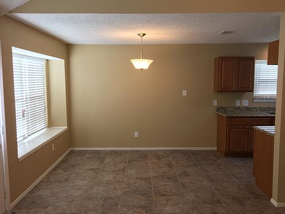 5th image of 837 Larue Dr