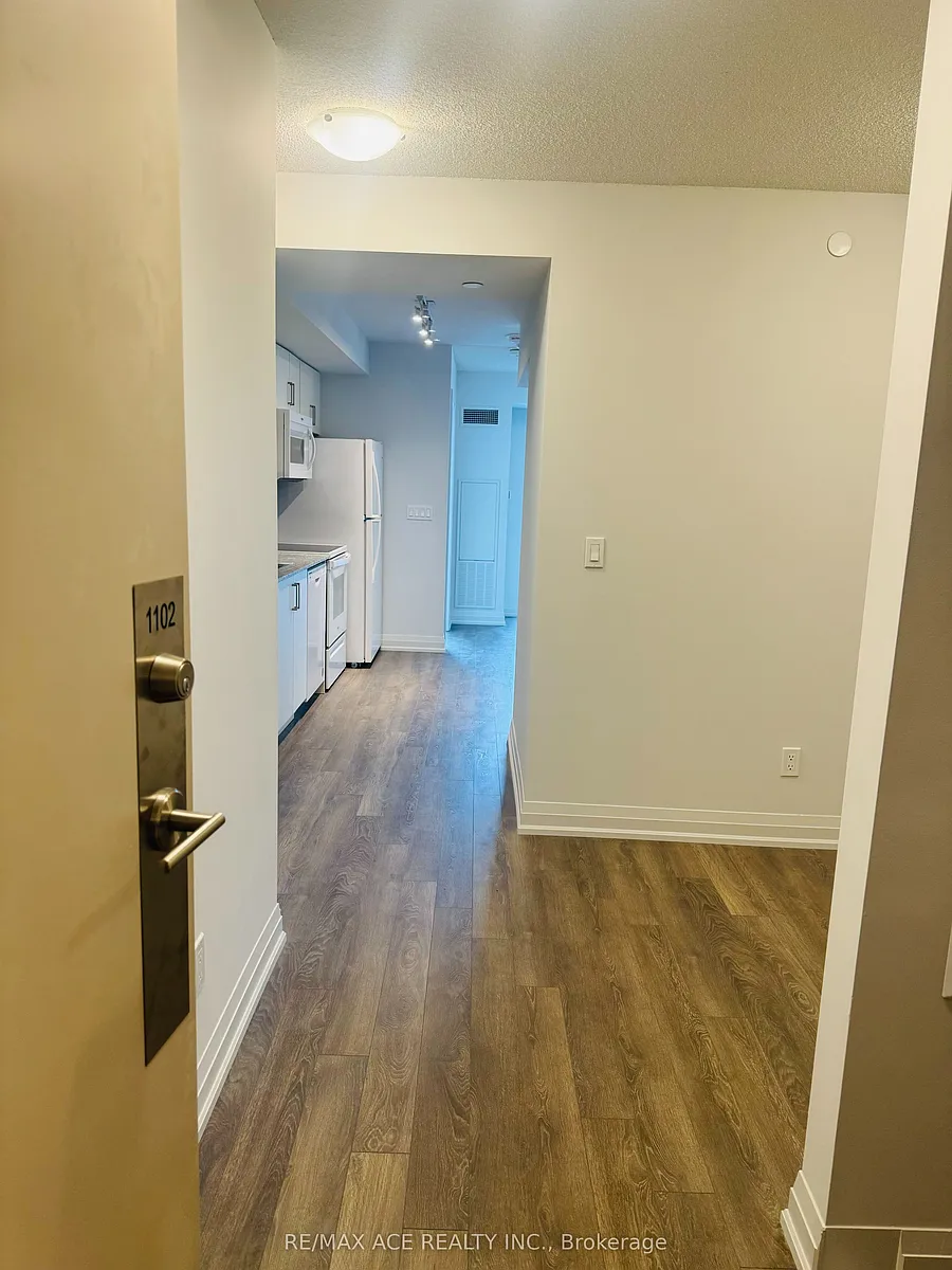 Building Photo - 20 Meadowglen Pl #1102