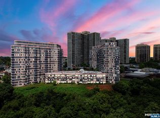 100 Carlyle Drive #VILLA P- 6, Cliffside Park, NJ 07010