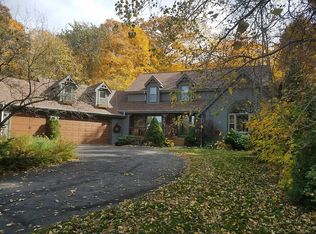 336 Circle Dr, Slinger, WI 53086