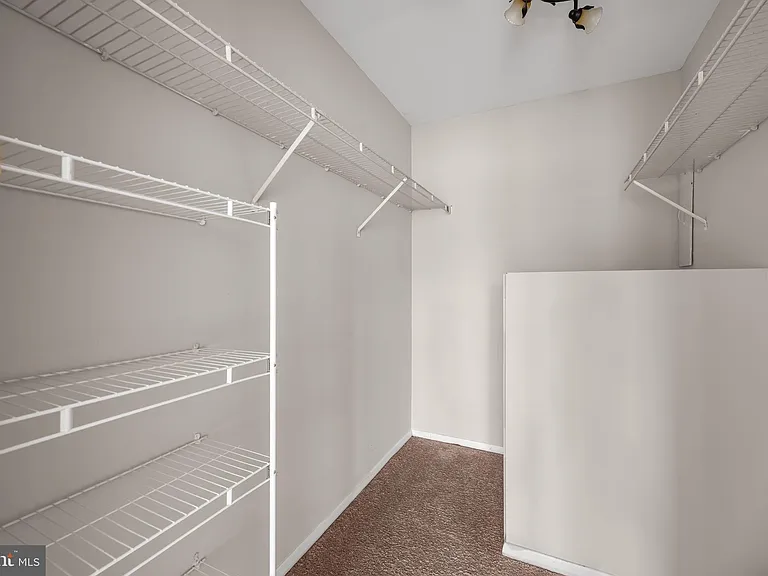 7648 Stony Creek Ln — Photo 16