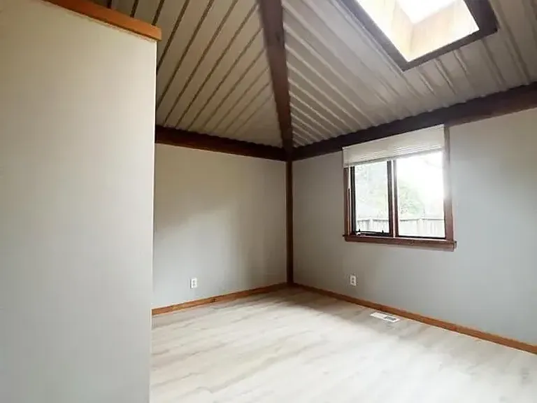 1810 Charnelton St — Photo 15