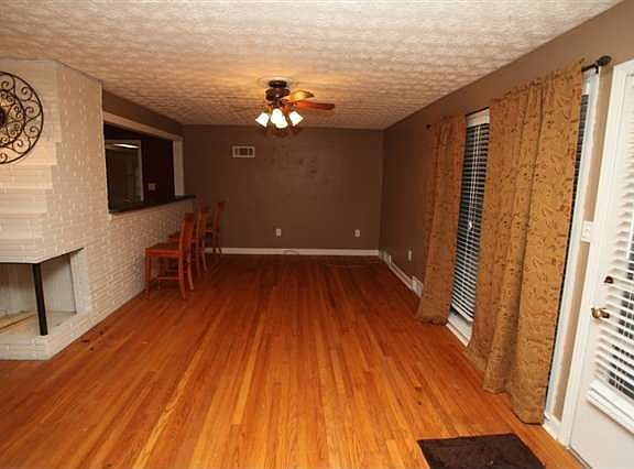 3rd image of 1111 Highland Way