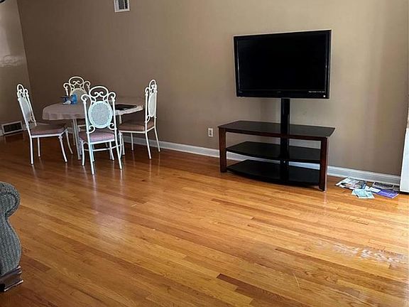 5th image of 5826 Robert Ave