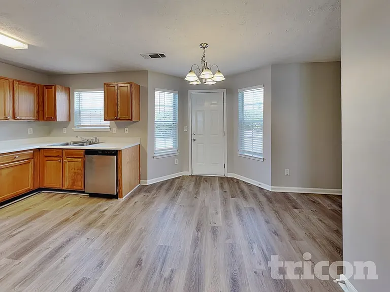 360 Springhaven Way — Photo 5
