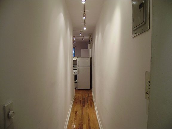 4th image of 462 E 115th St #2R