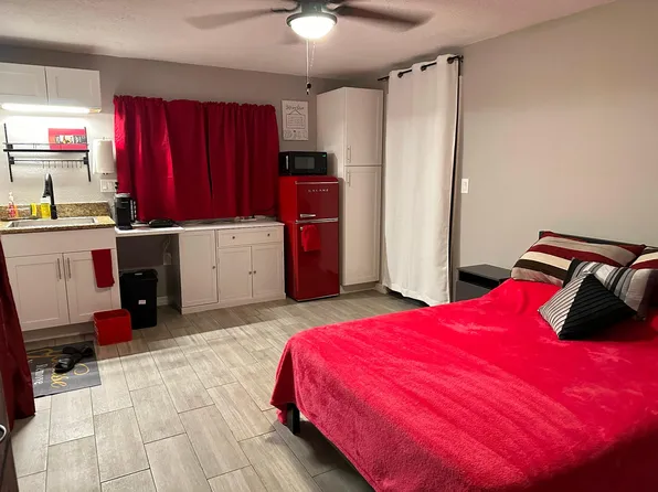 814 E 126th Ave #C, Tampa, FL 33612