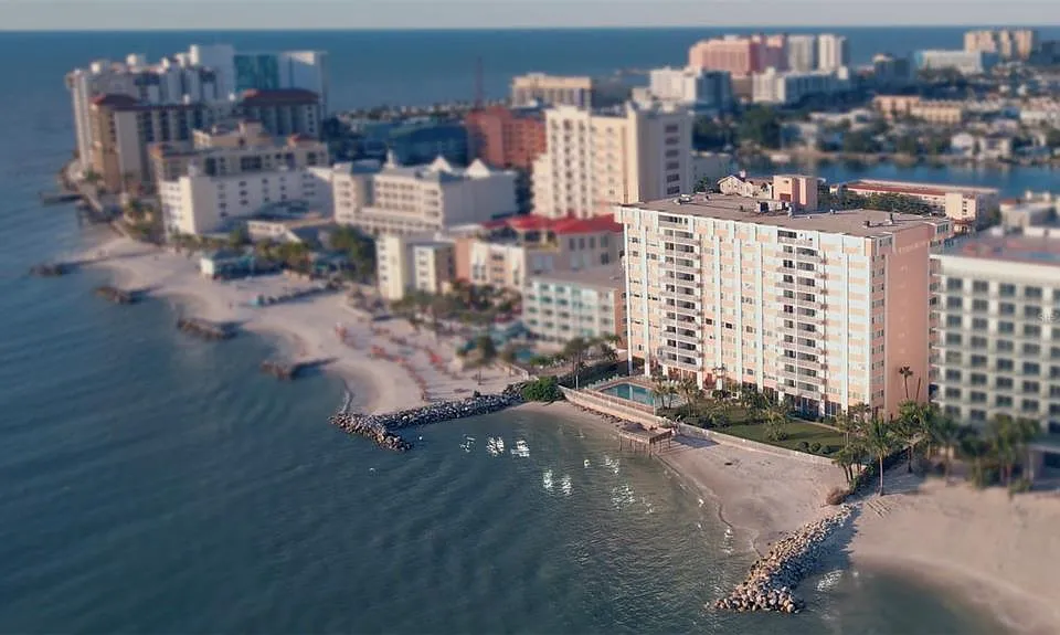 675 S Gulfview Blvd #606
