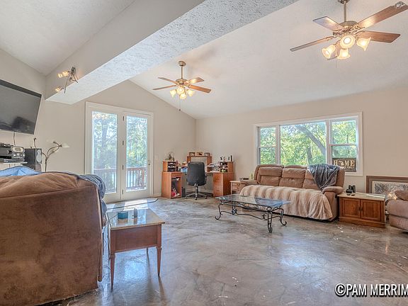 4th image of 2085 Shady Dr NE