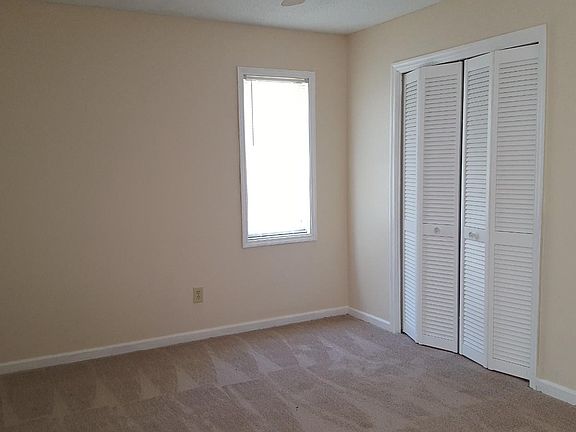 5th image of 2736 Macby Ave