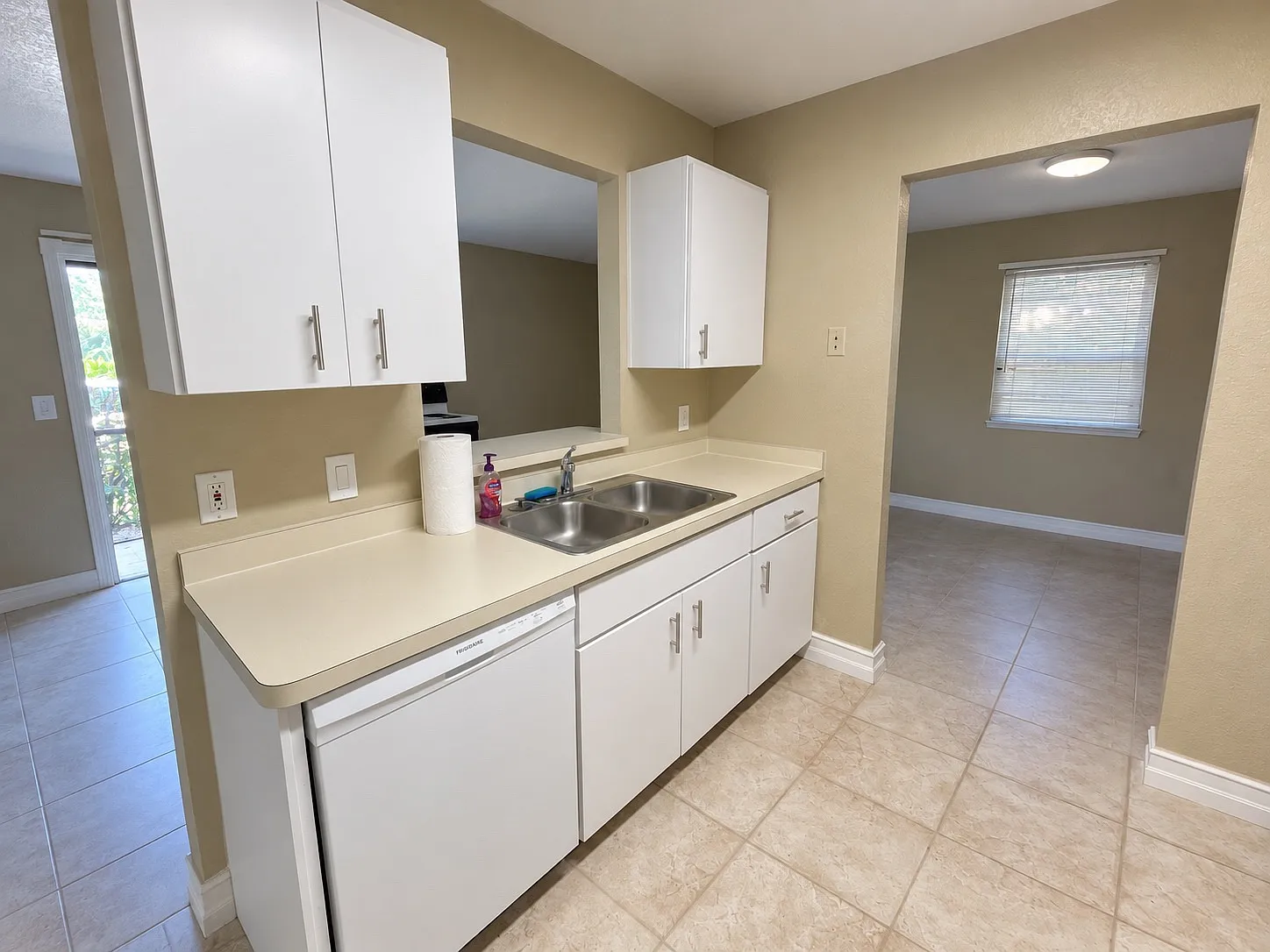 2 bed, 960 sqft, $1,450 — Photo 4