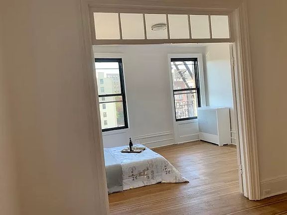 3rd image of 4260 Broadway APT 504