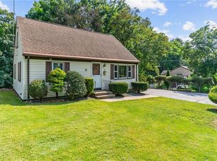 65 School St, Johnston, RI 02919