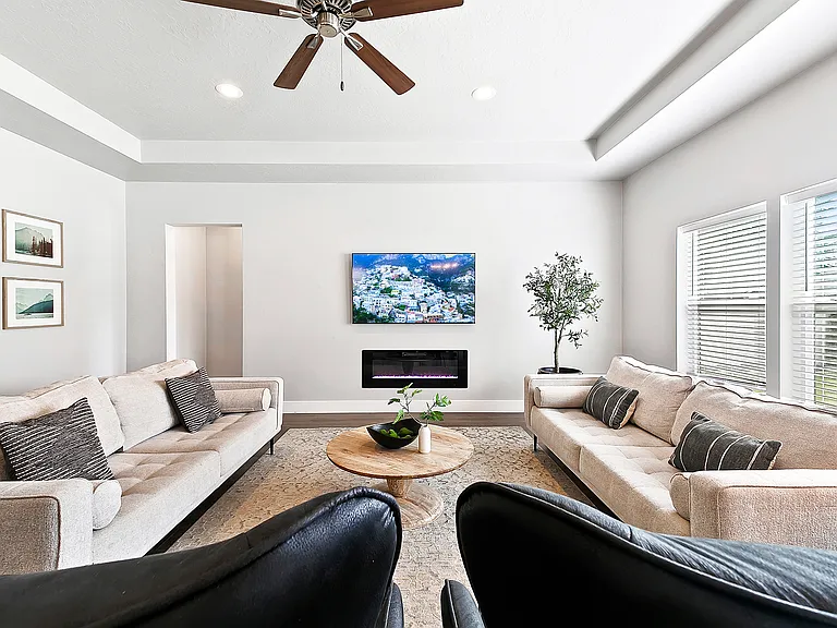 2035 E Oakcrest Dr — Photo 14