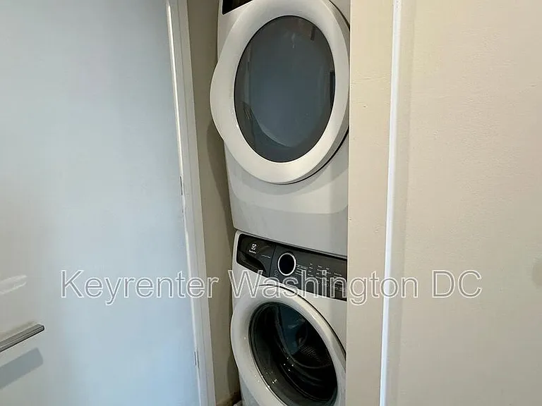 1460 Belmont St NW #102 — Photo 12