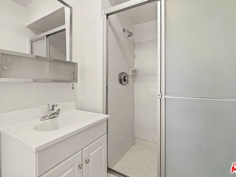 15540 Moorpark St #1 — Photo 13
