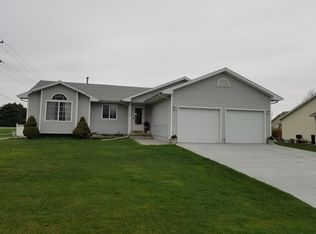 4142 Buckingham Dr, Grand Island, NE 68803