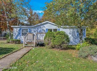 82 Birch Knoll Dr, Hazleton, PA 18201