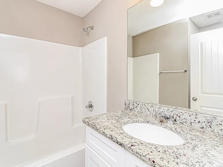 542 Fieldcrest Dr — Photo 16