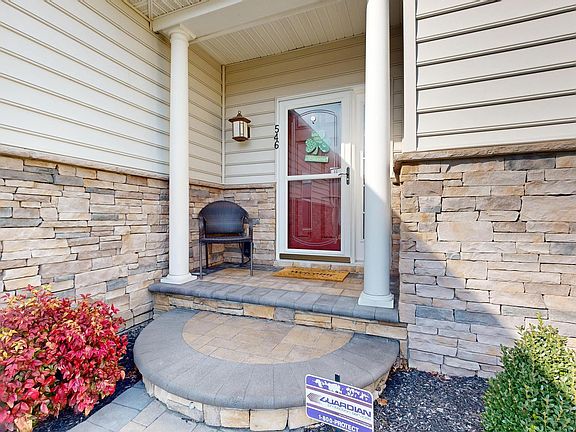 3rd image of 546 Stonehaven Dr