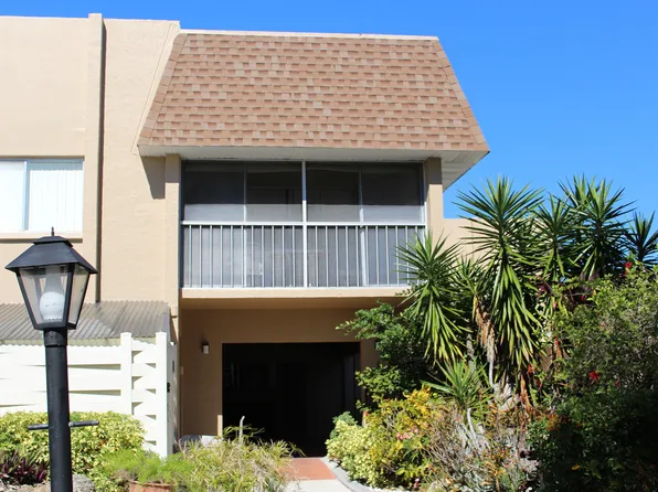 1500 Glen Oaks Dr E Unit 207, Sarasota, FL 34232